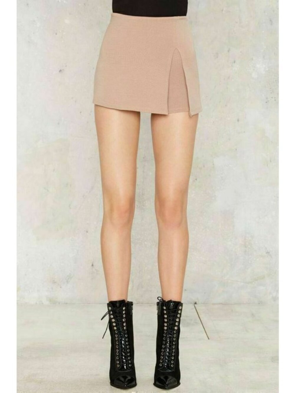 Nasty Gal Slit Pretty Skort Taupe Stretch Mini Skirt Size M NWOT - Picture 2 of 11